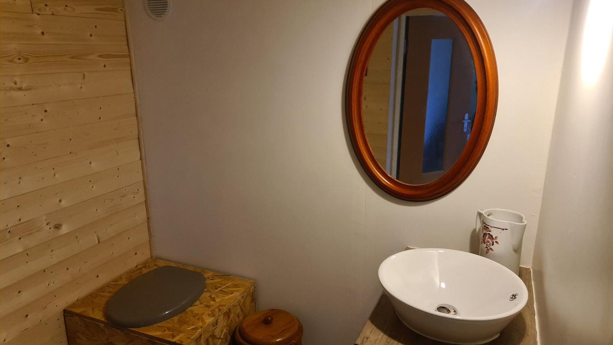 Chambre A La Ferme, Les Vergers Du Muscardin Breel Bagian luar foto