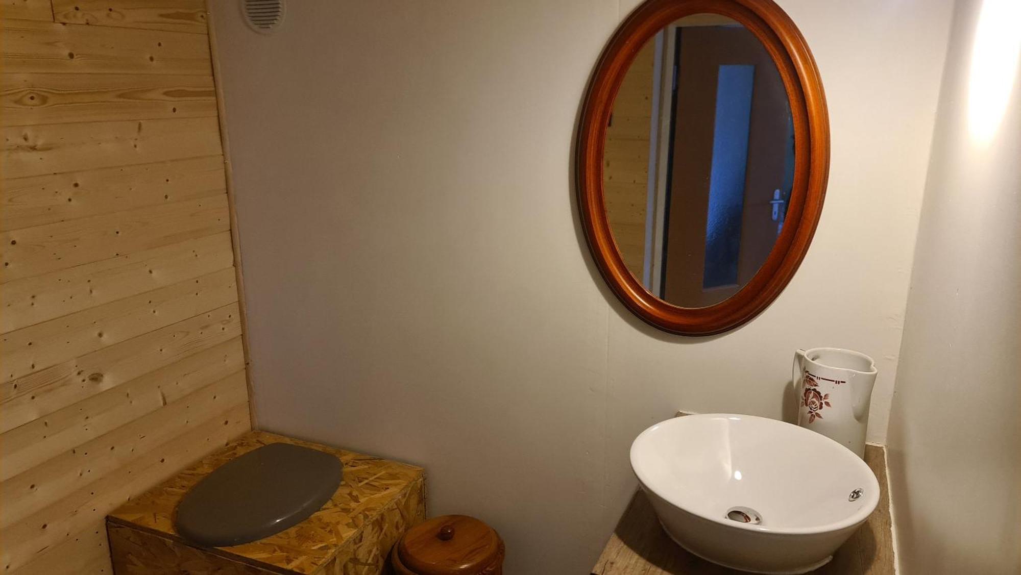 Chambre A La Ferme, Les Vergers Du Muscardin Breel Bagian luar foto
